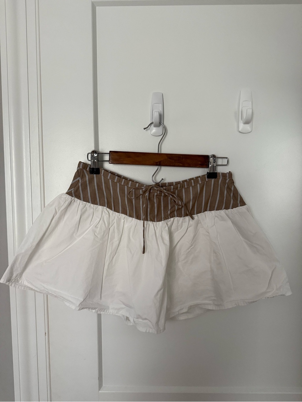 NIA Striped Brown Waist White Flowy Skort
